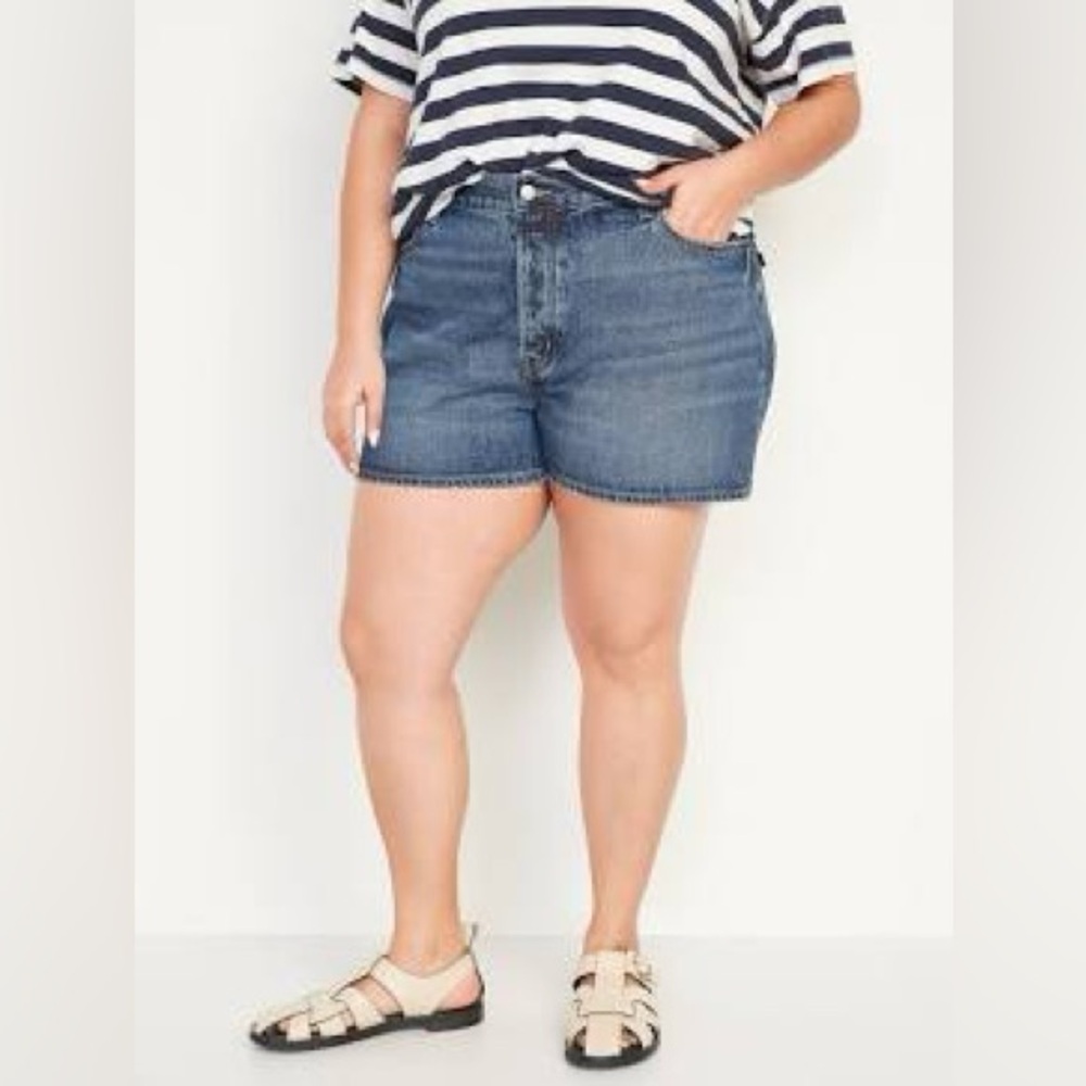 Old Navy NWT High Rise Slouchy Straight 3” Denim Jean Shorts Button Fly Size 26